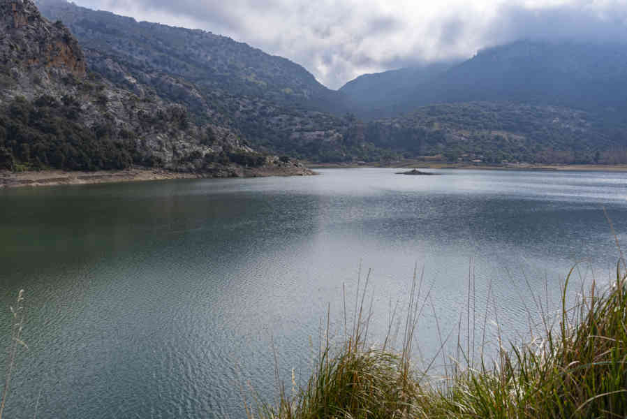 Mallorca - Serra de Tramontana 11 - embalse dels Gorg Blau.jpg